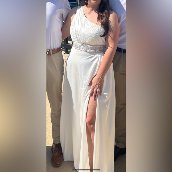 Mac Duggal gown - Picture 1 of 3